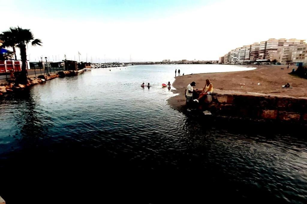Appartamento Adventure Harbour Torrevieja Esterno foto