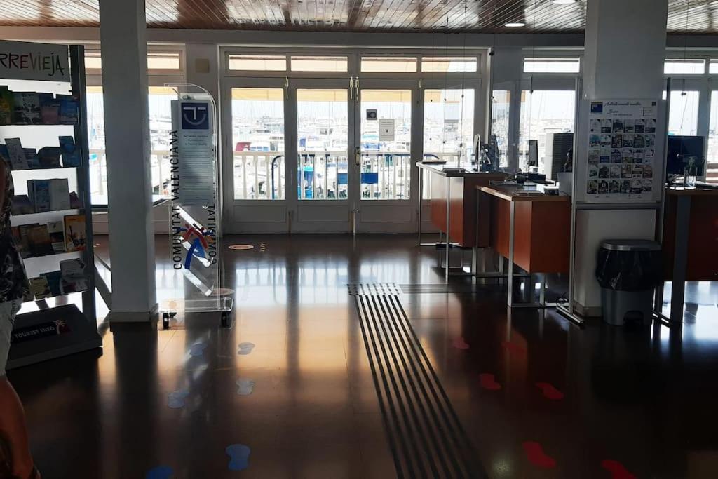 Appartamento Adventure Harbour Torrevieja Esterno foto