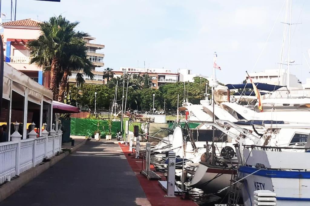 Appartamento Adventure Harbour Torrevieja Esterno foto